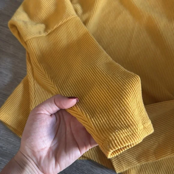 Turtle neck light weight sweater. - Picture 2 of 5